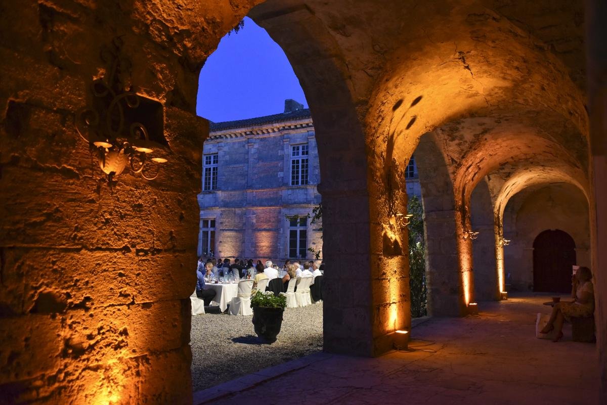 crop_9999_1000_Chateau-Cedre-Wedding-Dordogne-Olivers-Travel-4