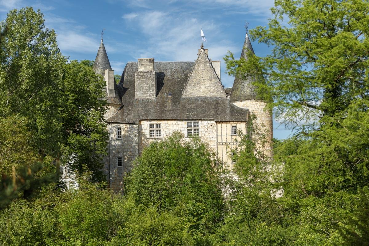 crop_9999_1000_Chateau-La-Moinerie-Dordogne-Olivers-Travels51