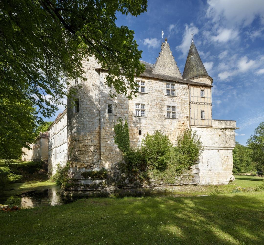 crop_9999_1000_Chateau-La-Moinerie-Dordogne-Olivers-Travels53