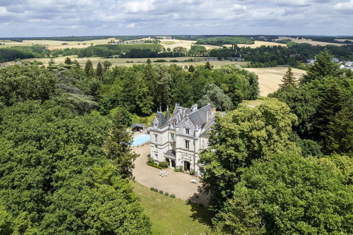 crop_9999_1000_Chateau-Saint-Jean-Loire-Valley-Olivers-Travel-19