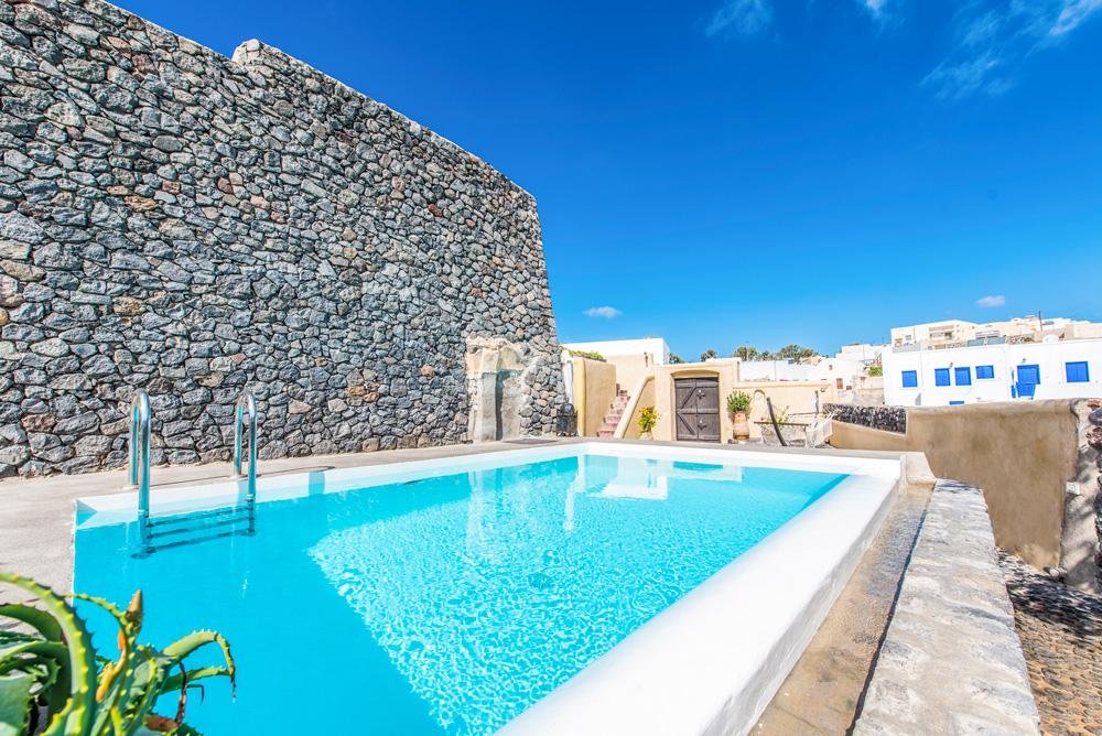 crop_9999_1000_Villa-Kyani-Santorini-Olivers-Travels-17