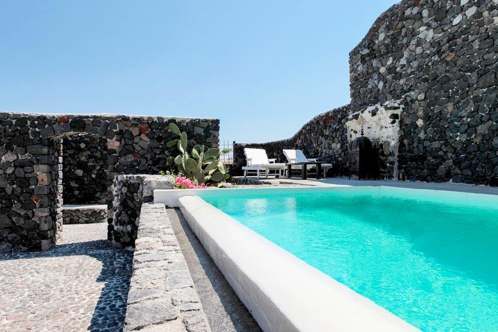 crop_9999_1000_Villa-Kyani-Santorini-Olivers-Travels-5