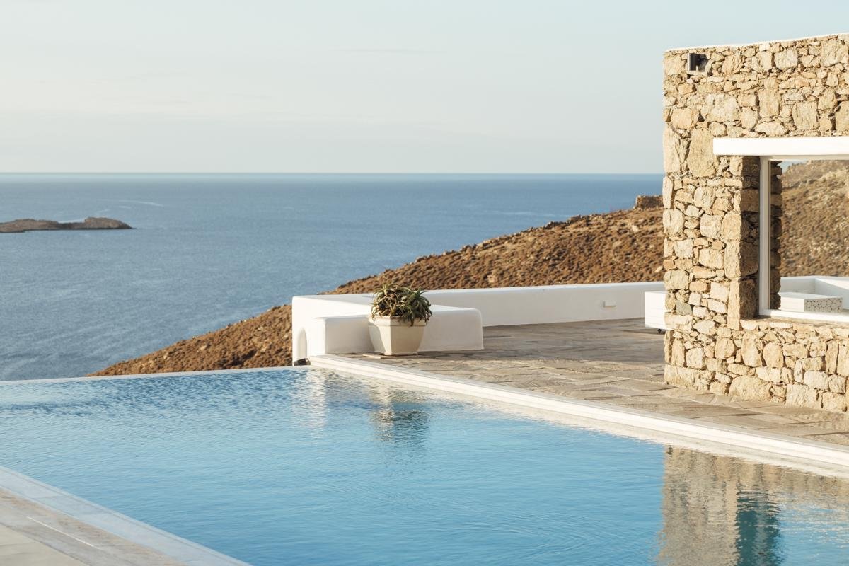 crop_9999_1000_Villa-Mykonos-Roc-Main-Mykonos-Olivers-Travels-18