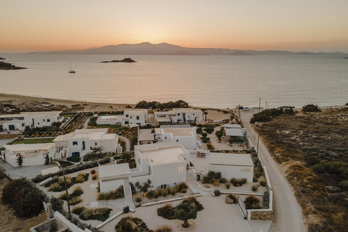 crop_9999_1000_Villa-Panagiotis-Naxos-Olivers-Travels-41