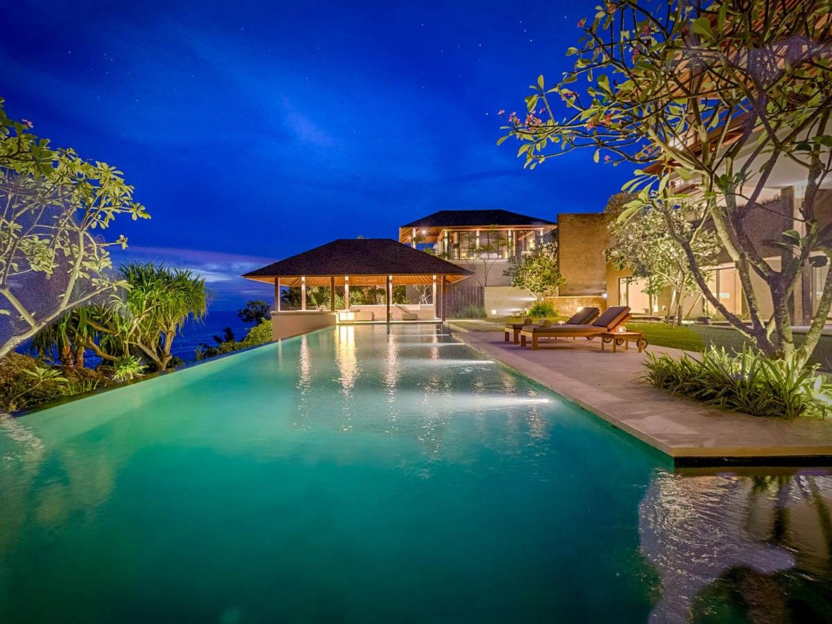 crop_9999_1000_Villa-Soham-Uluwatu-Olivers-Travels-__28__01