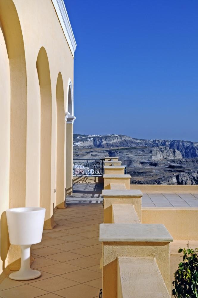 crop_9999_1000_Villa-Theras-Santorini-Olivers-Travels__16_