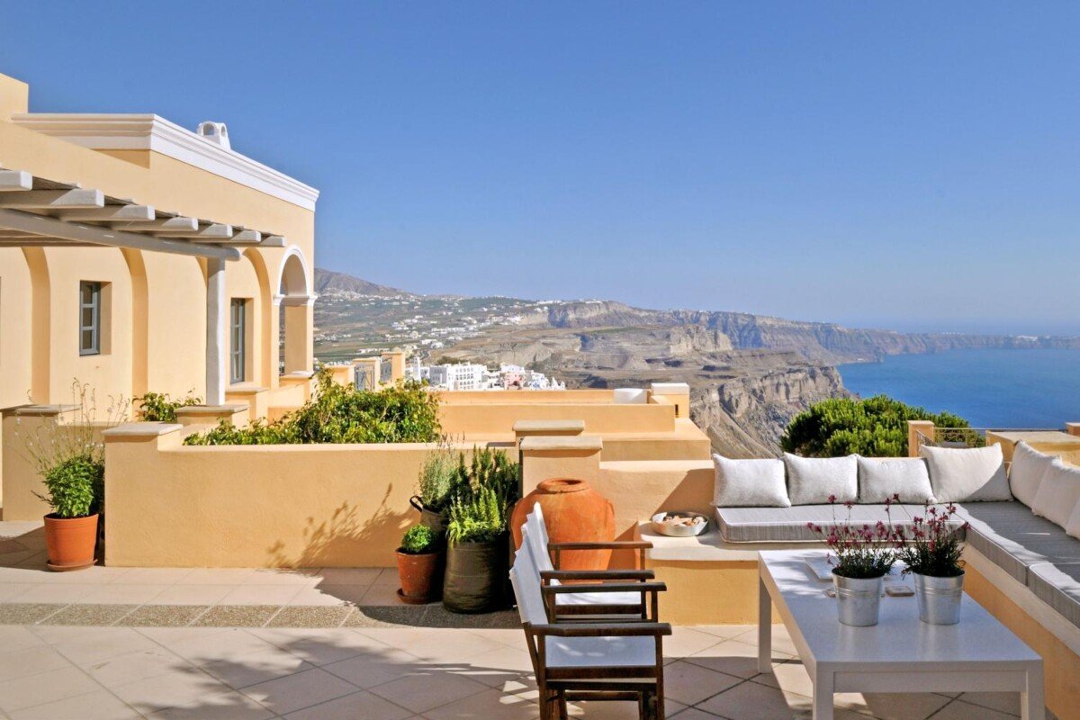 crop_9999_1000_Villa-Theras-Santorini-Olivers-Travels__1_