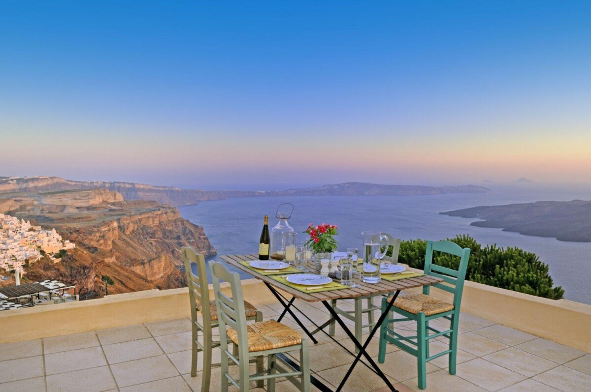 crop_9999_1000_Villa-Theras-Santorini-Olivers-Travels__4_