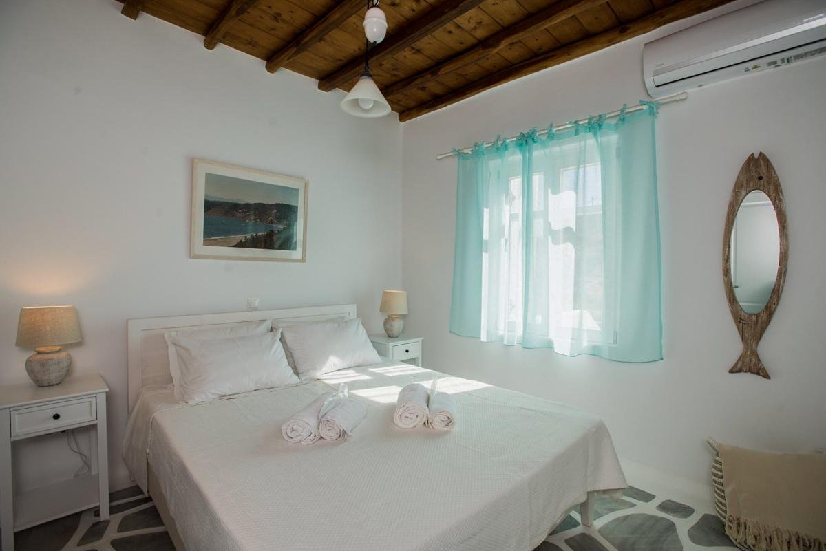 crop_9999_1000_Villa-Zania-Mykonos-Olivers-Travels-18