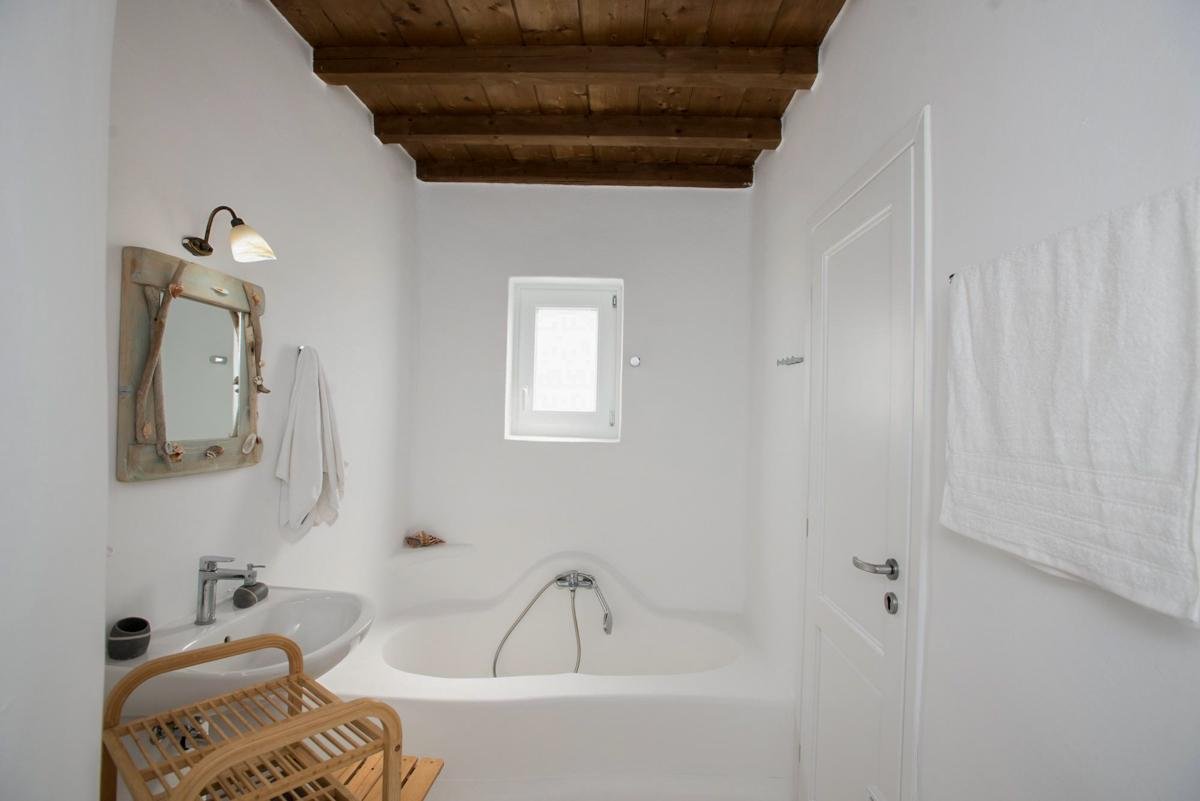 crop_9999_1000_Villa-Zania-Mykonos-Olivers-Travels-19